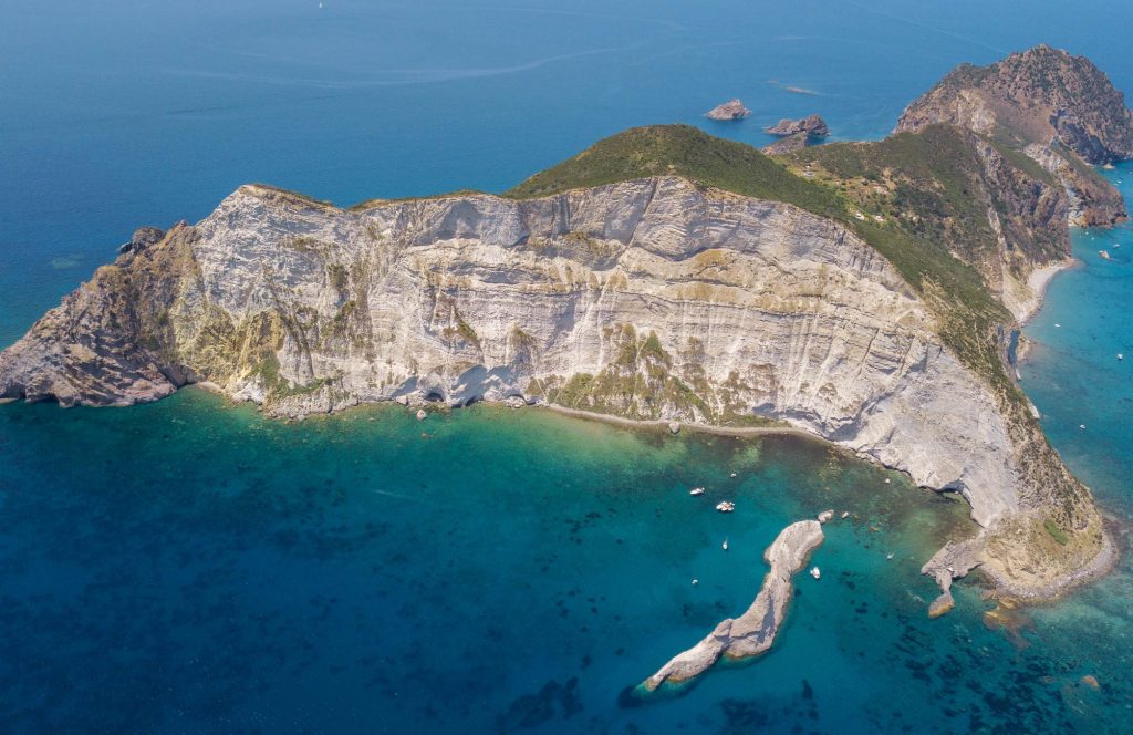 Le 5 spiagge più romantiche d’Italia 4 shutterstock 1115086574 1