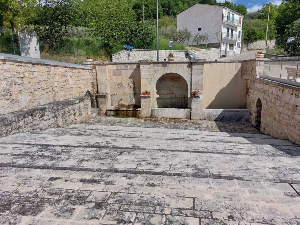 San Giovanni Lipioni Borgo degli Innamorati 5 san giovanni lipioni borgo degli innamorati 1